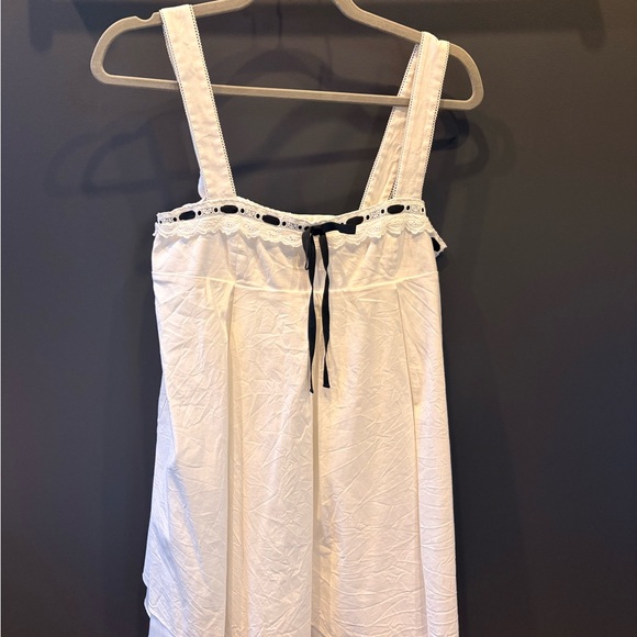 Reformation White Baby Doll Dress with Black Accent Size 0 - Picture 3 of 5